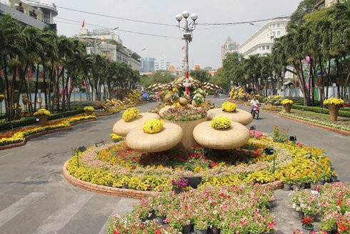 Tet welcoming in the north and south - ảnh 3